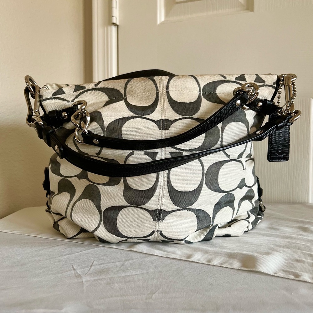 🐦‍⬛Vintage COACH Monogram Hobo Bag🐦‍⬛
